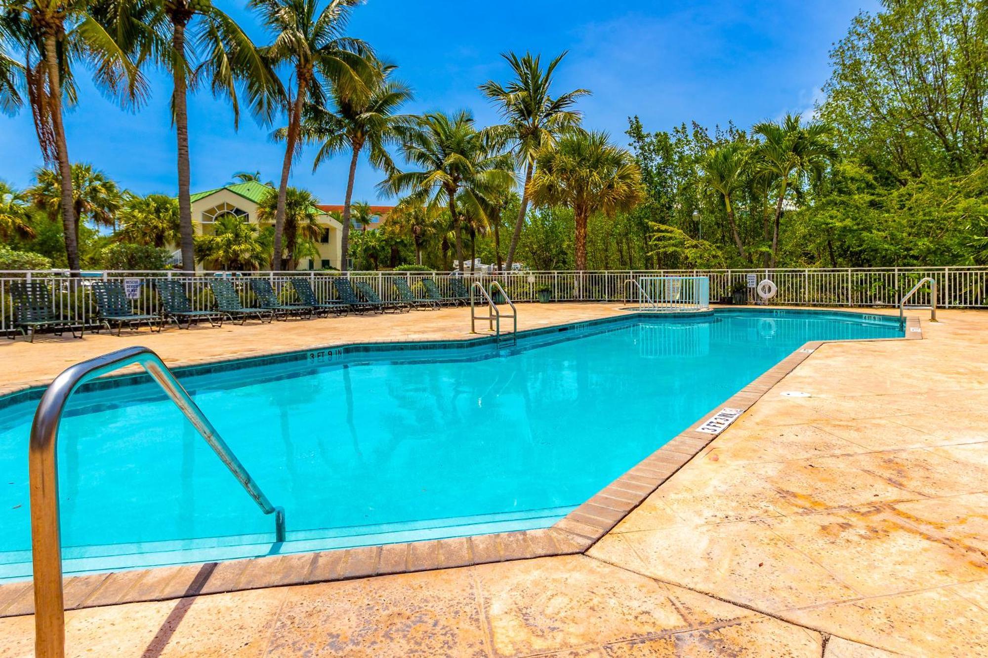Sunrise Suites Jamaica Suite #102 Key West Kamer foto